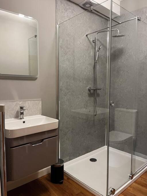 Modern Ground Floor Apartment Todmorden Ngoại thất bức ảnh